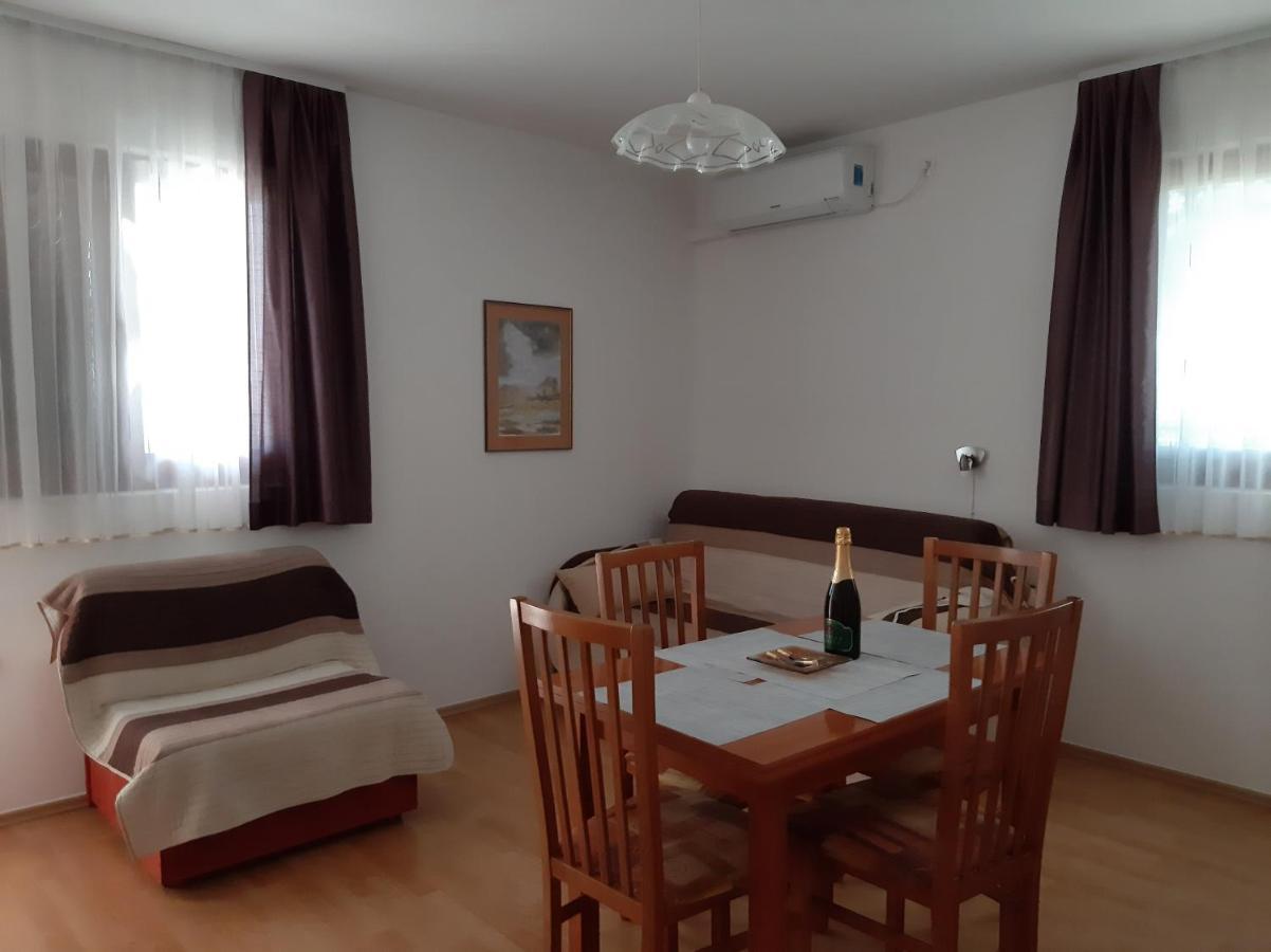 Apartments Agrijan Maslenica Eksteriør bilde